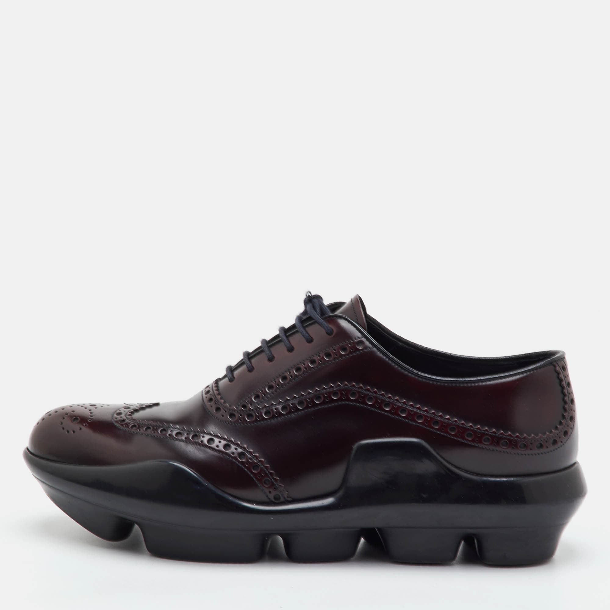 Prada Size 42 Burgundy Brogue Leather Wingtip Lace Up Oxfords