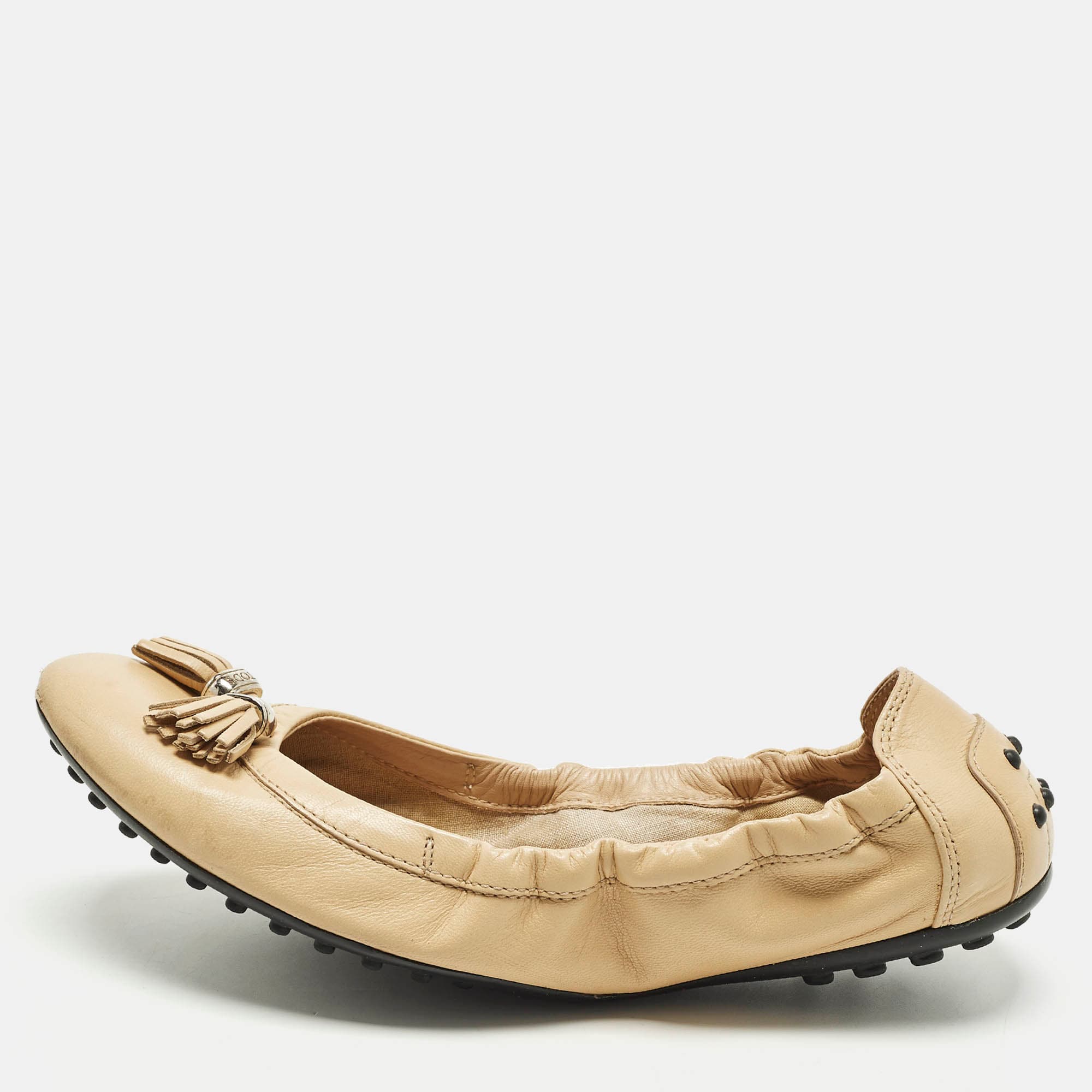 Tod's Scrunch Size 37 Beige Leather Ballet Flats