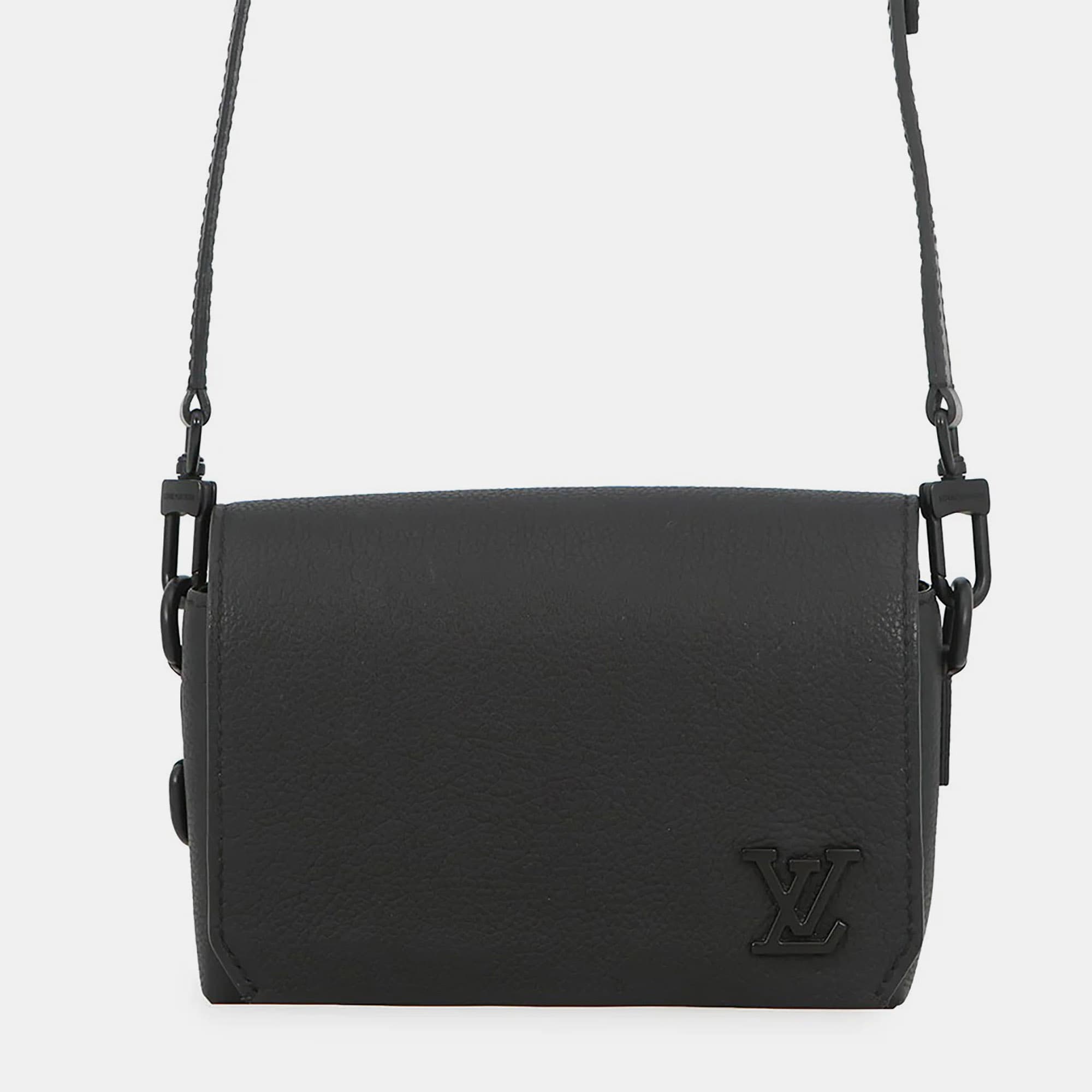 Louis Vuitton Fastline Wearable Wallet MM Noir Aerogram Leather Shoulder Bag