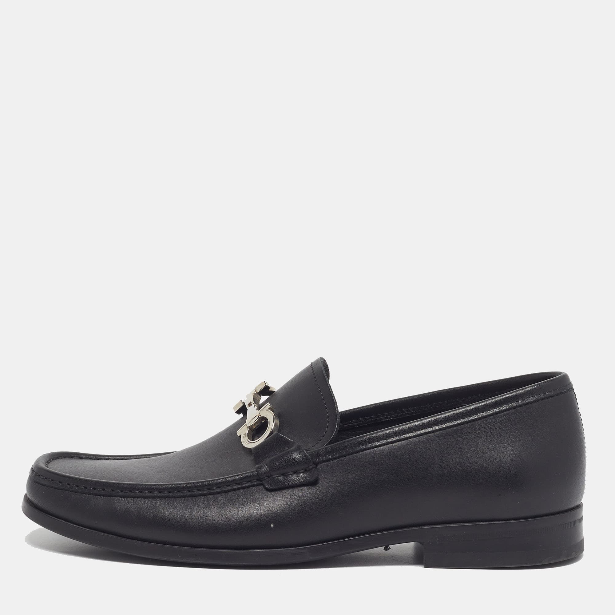 Salvatore Ferragamo Gancini Size 41 Black Leather Penny Loafers