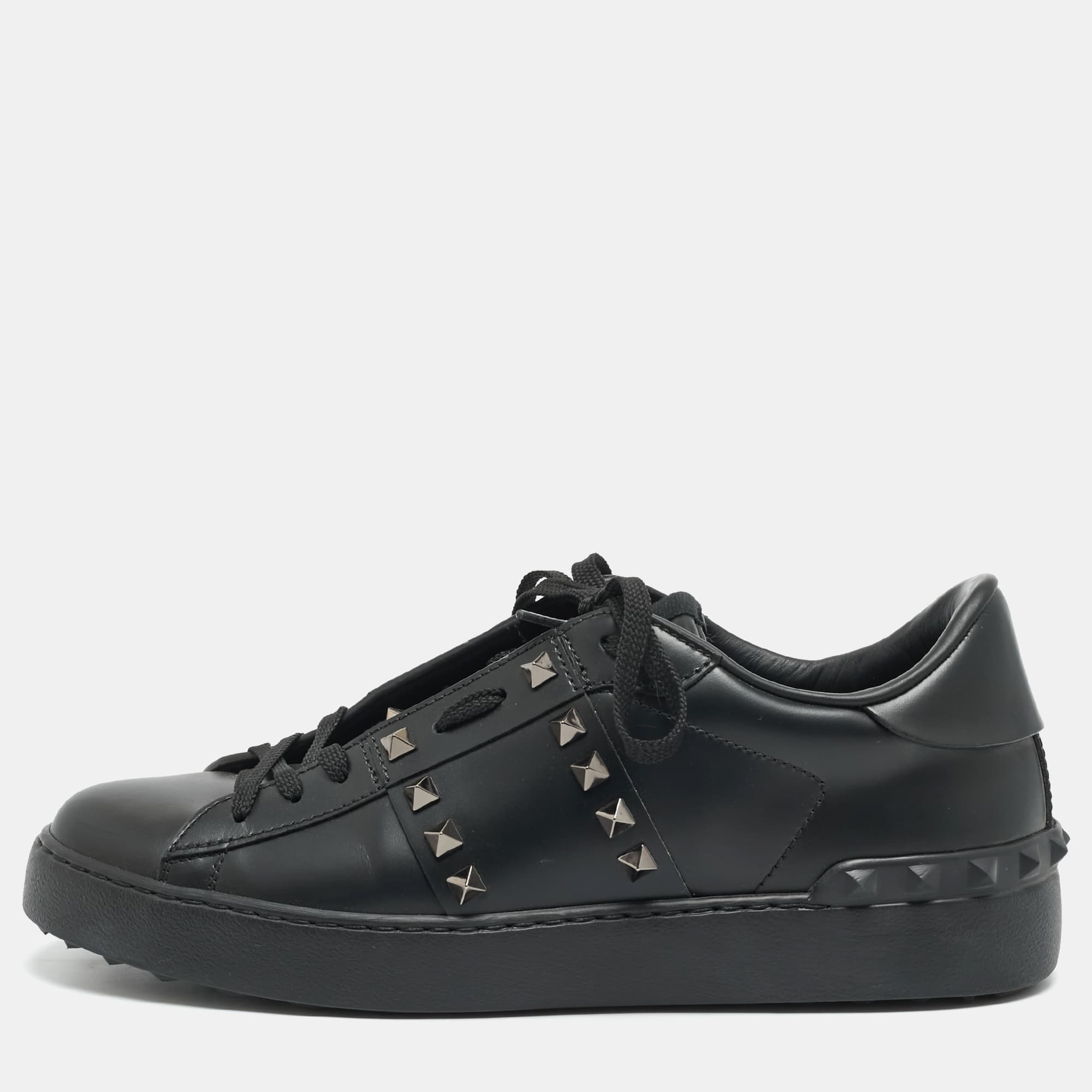 Valentino Rockstud Untitled Size 40 Black Leather Low Top Sneakers