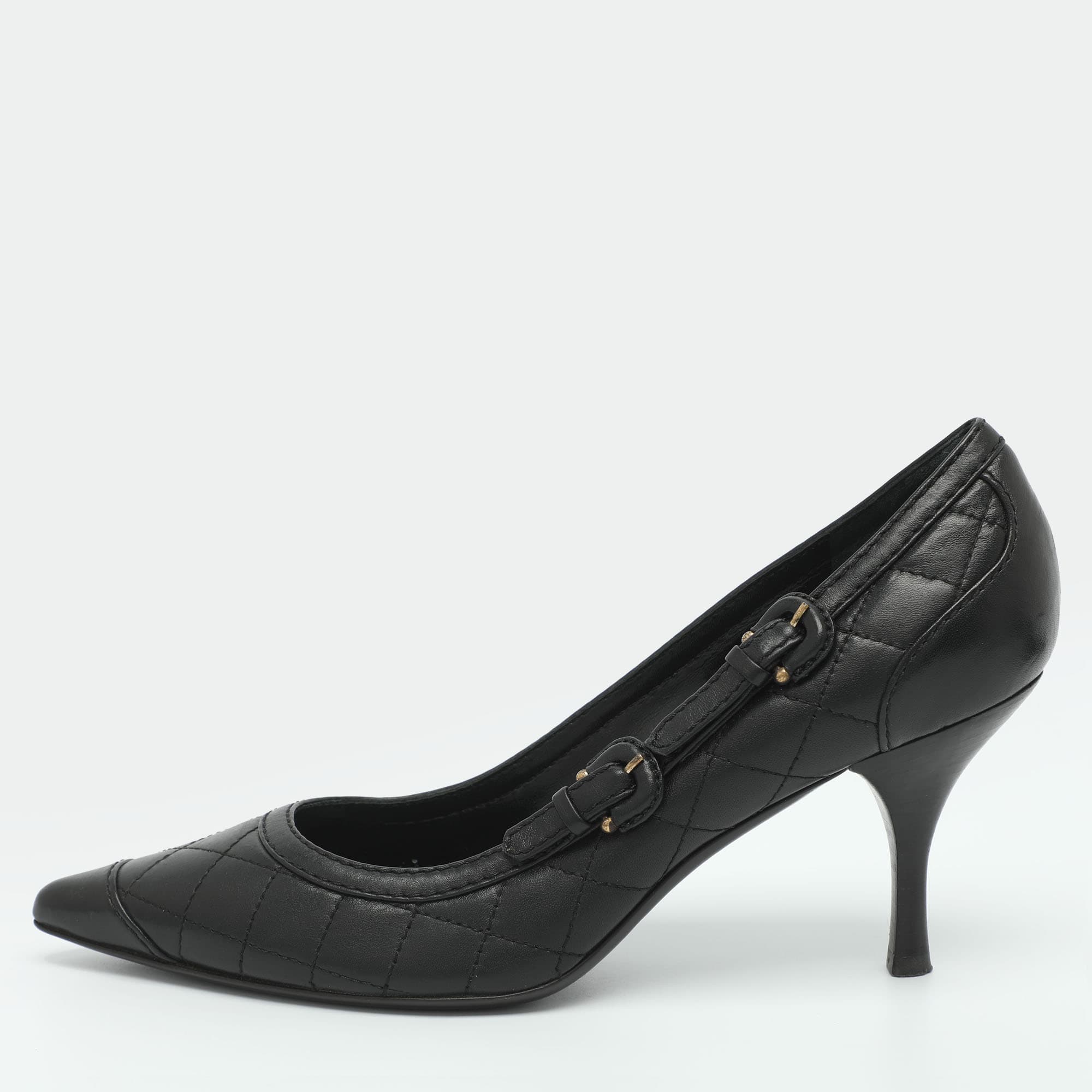 Burberry Size 36 Black Quilted Leather Pumps
