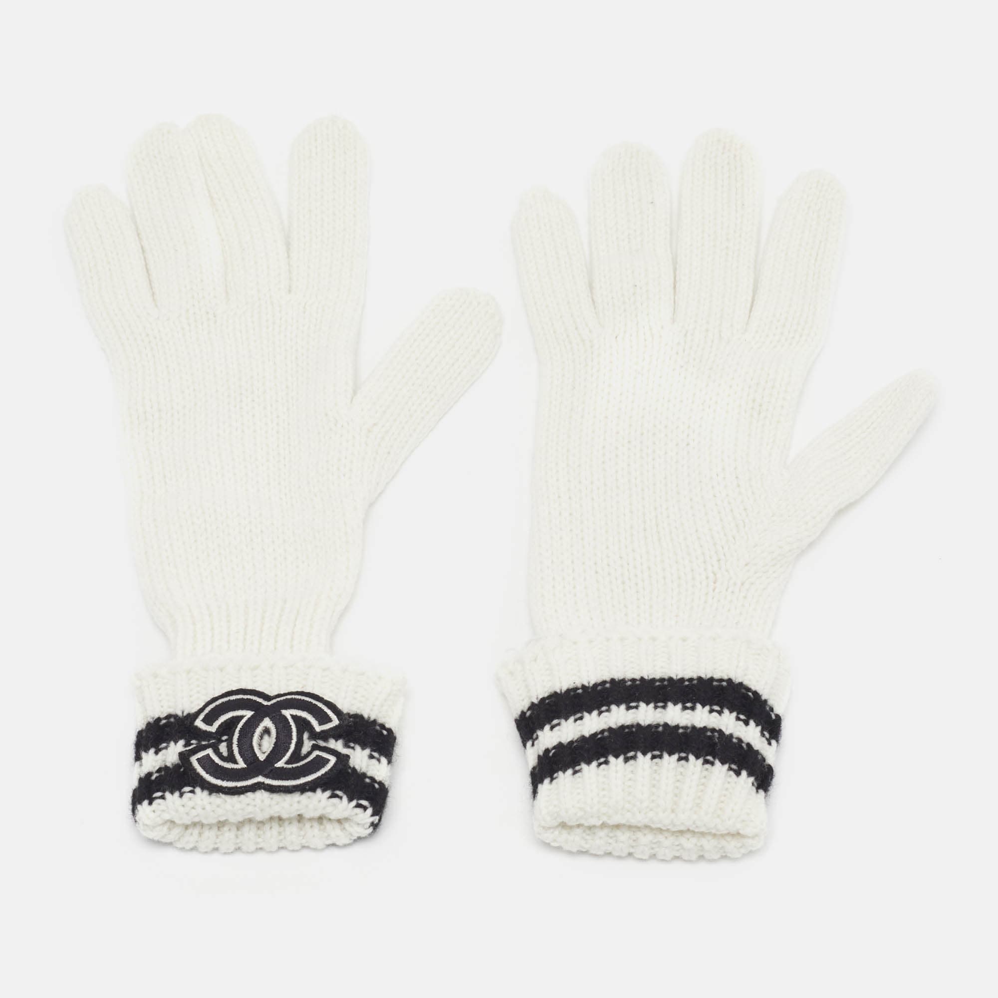 Chanel White Wool Rib Knit CC Gloves