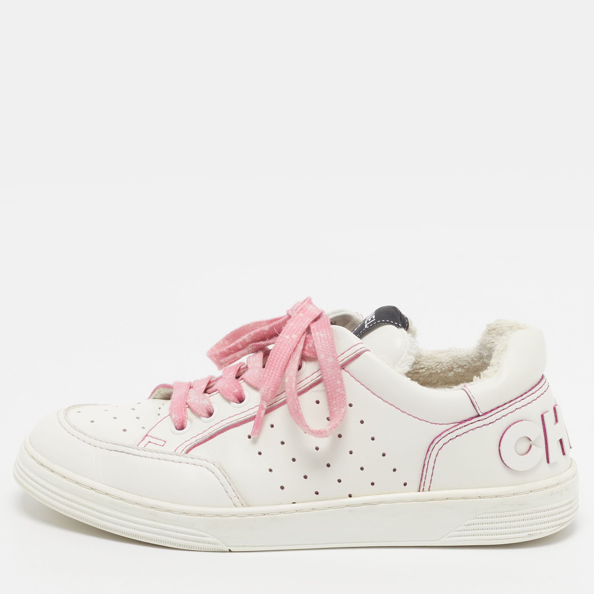 Chanel CC Size 38 White Leather Low Top Sneakers
