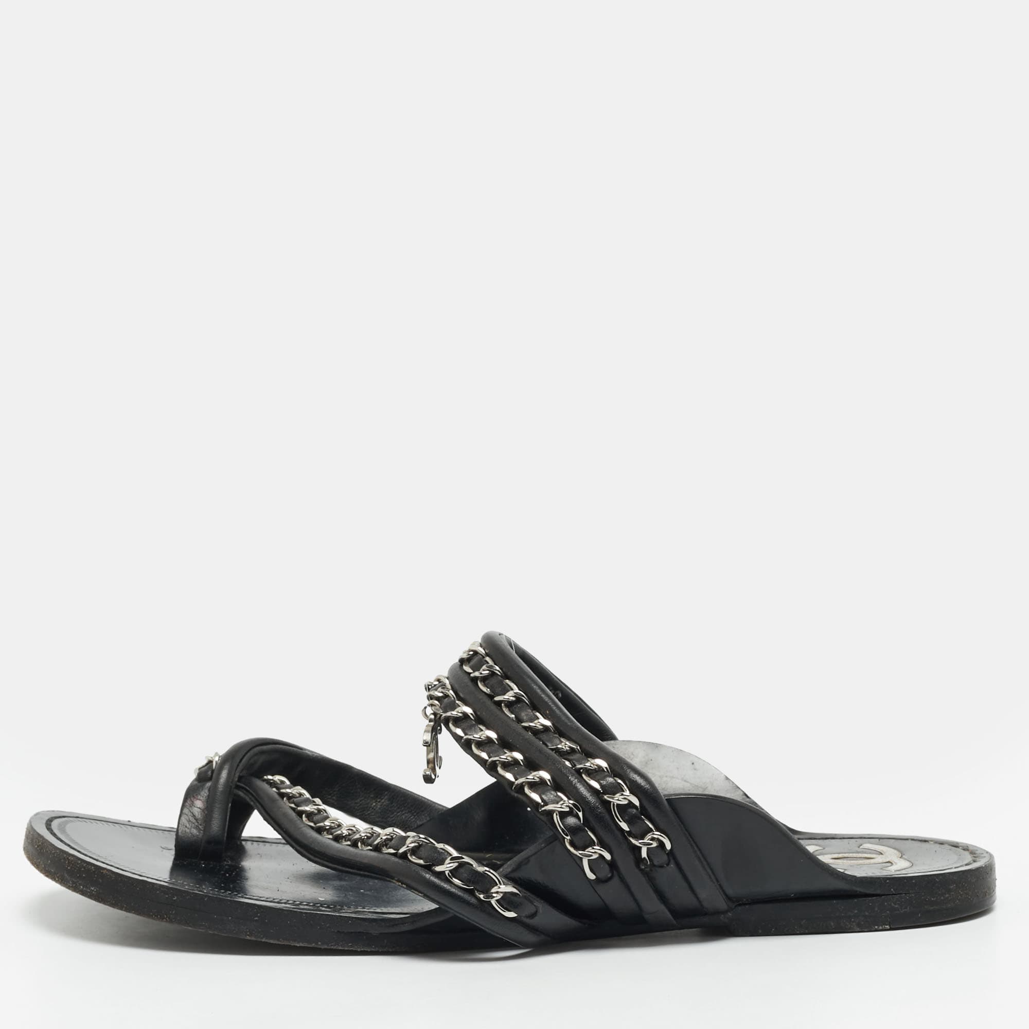 Chanel CC Size 38 Black Leather Chain Link Flat Sandals