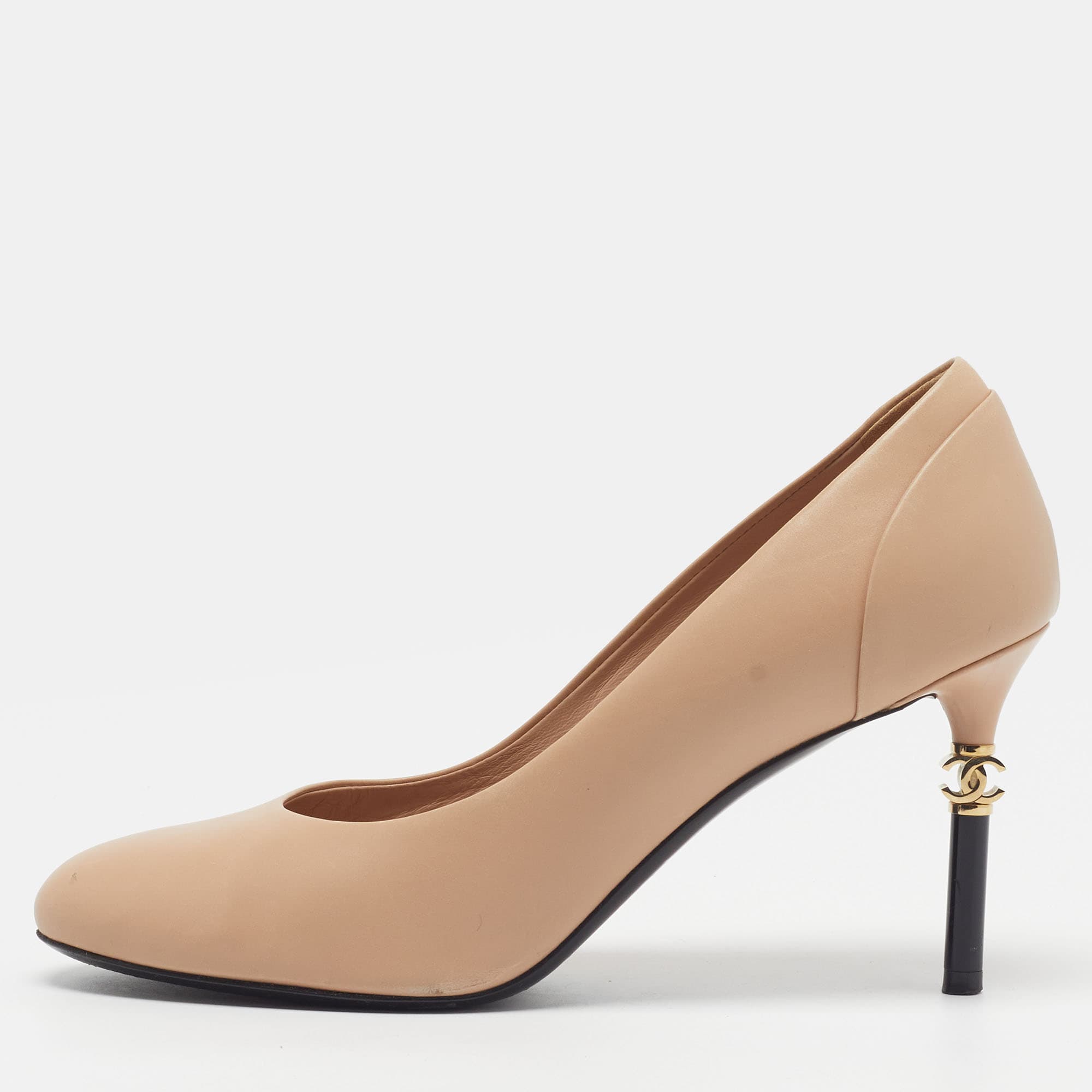 Chanel CC Size 39.5 Beige Leather Round Toe Pumps