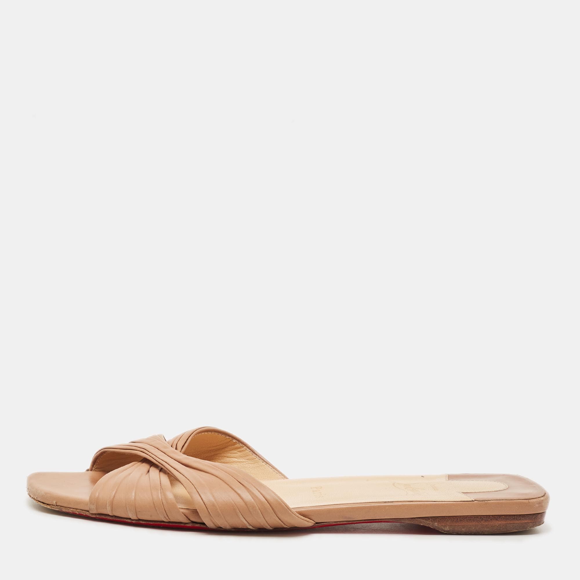 Christian Louboutin Nicol Size 39 Beige Leather Flat Slides