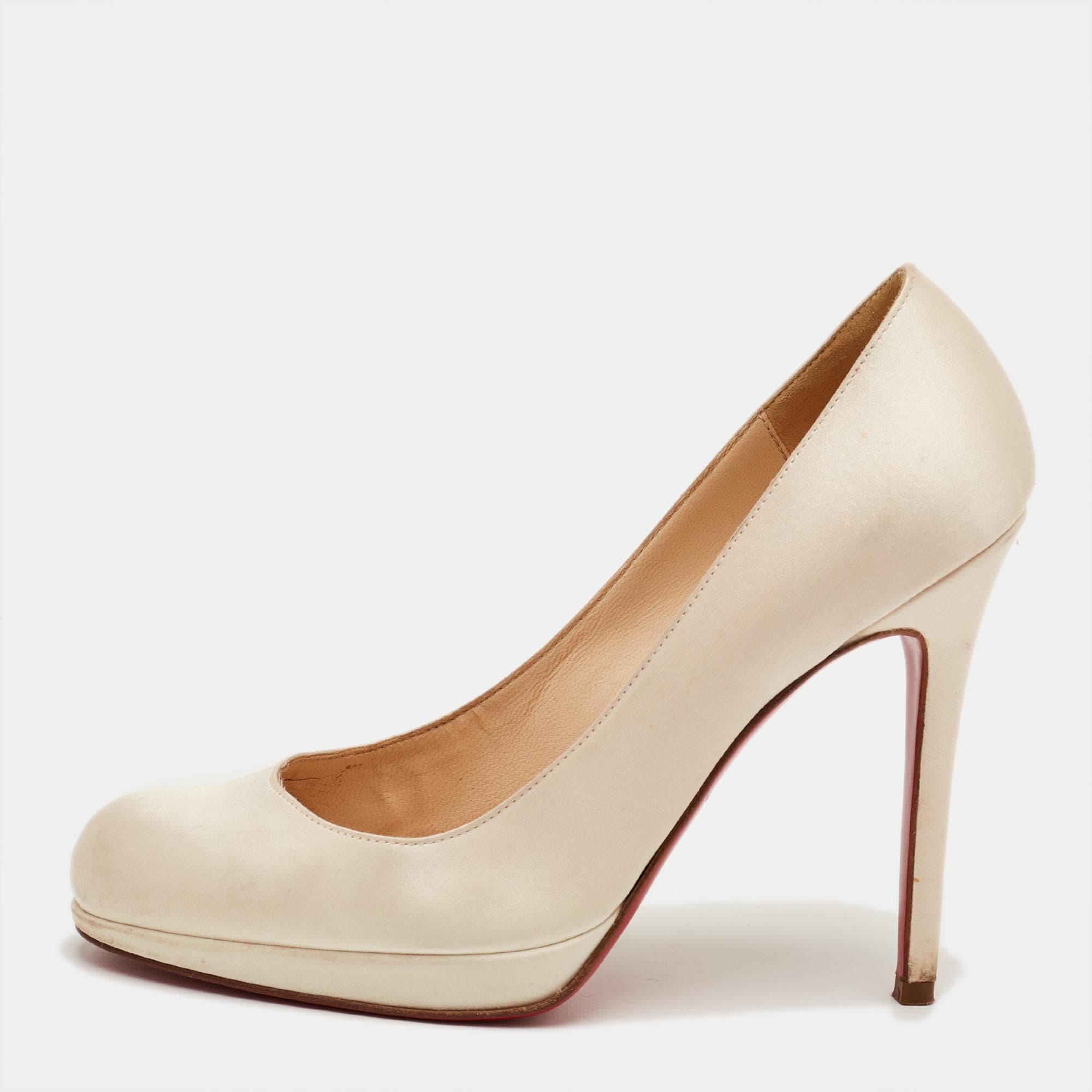 Christian Louboutin Size 38 Off White Satin Round Toe Pumps