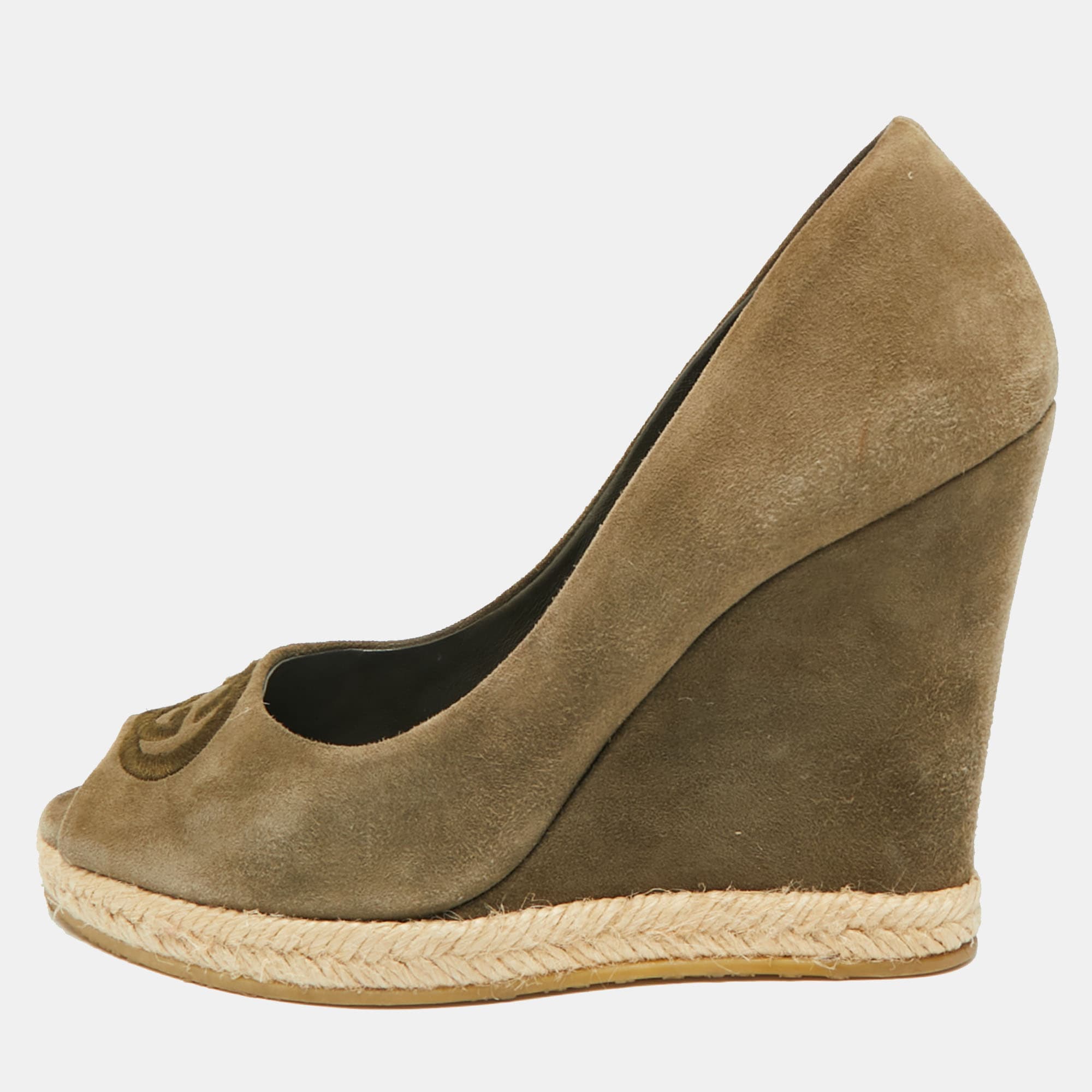 Gucci Size 37.5 Green Suede Wedge Pumps