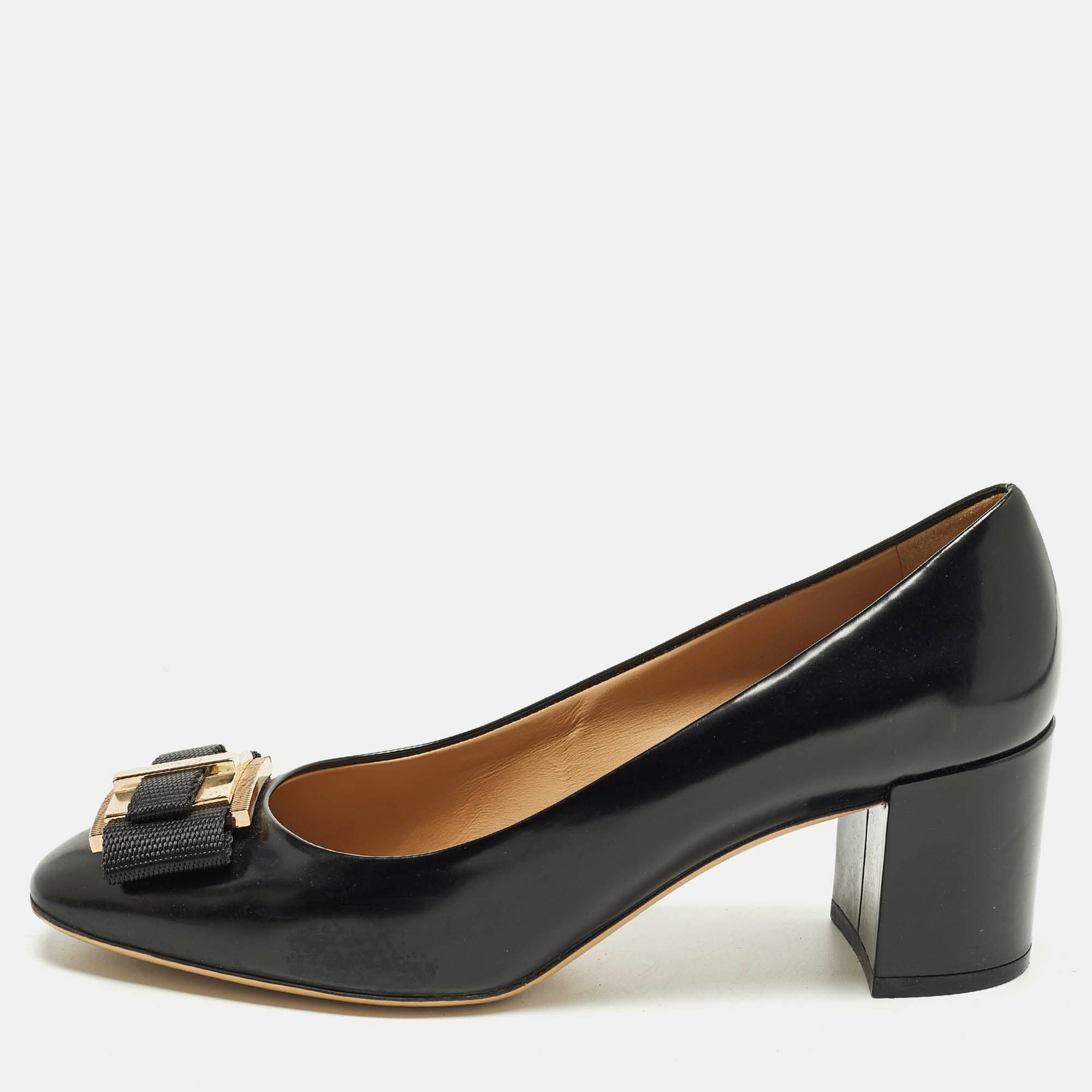 Salvatore Ferragamo Bow Size 38 Black Patent Leather Block Heel Pumps