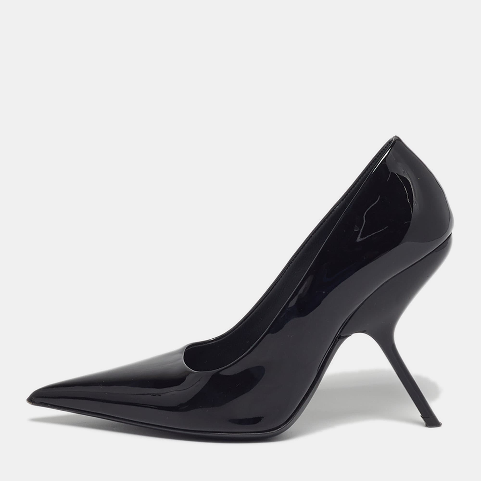 Salvatore Ferragamo Eva Size 37.5 Black Patent Leather Pumps